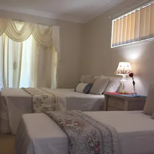 Theme Parks Amituofo Homestay Guest house Gold Coast