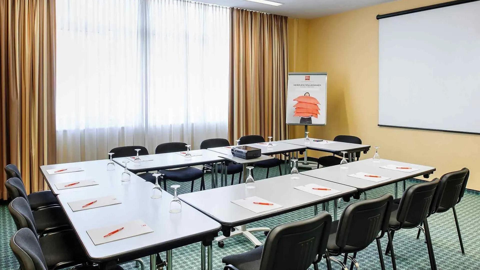 Ibis Augsburg Koenigsplatz Hotel 2*,